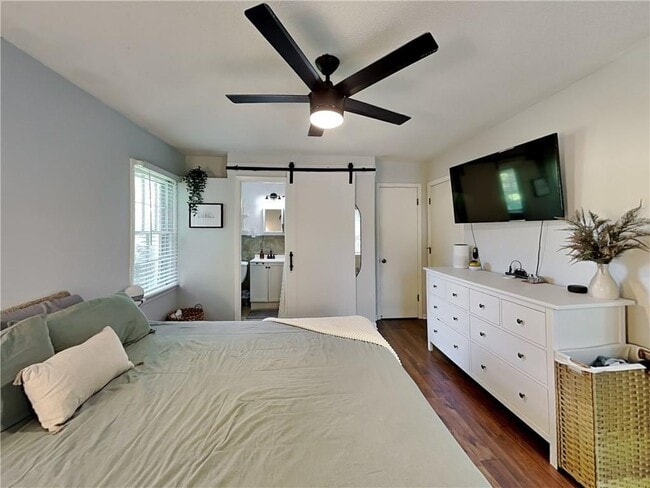 Building Photo - 456 Mark Ave