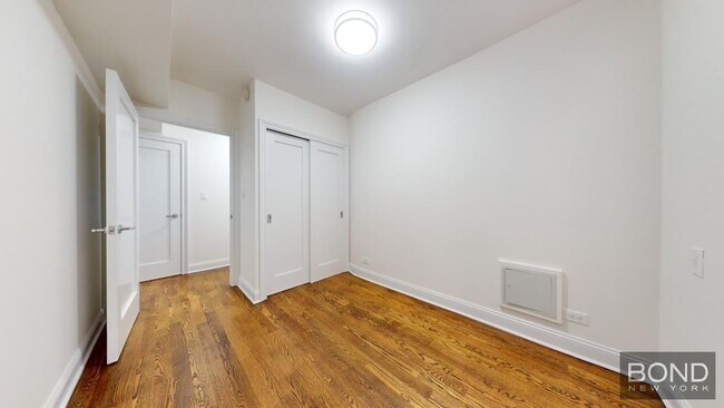 Building Photo - 157 W 57th St