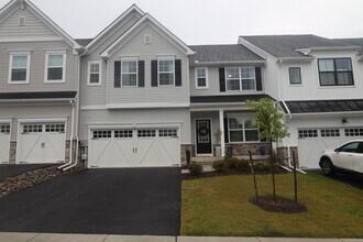 Building Photo - 2925 Fence Buster Ct