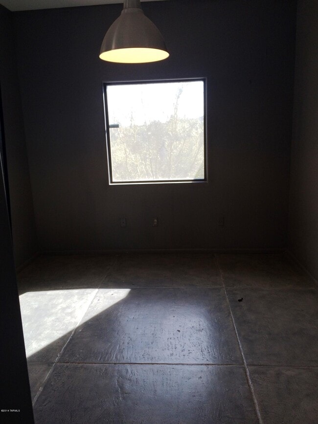 Building Photo - 2801 Paradise Mountain Rd