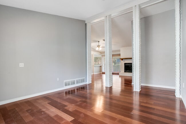 Building Photo - 13910 Thebes Cir