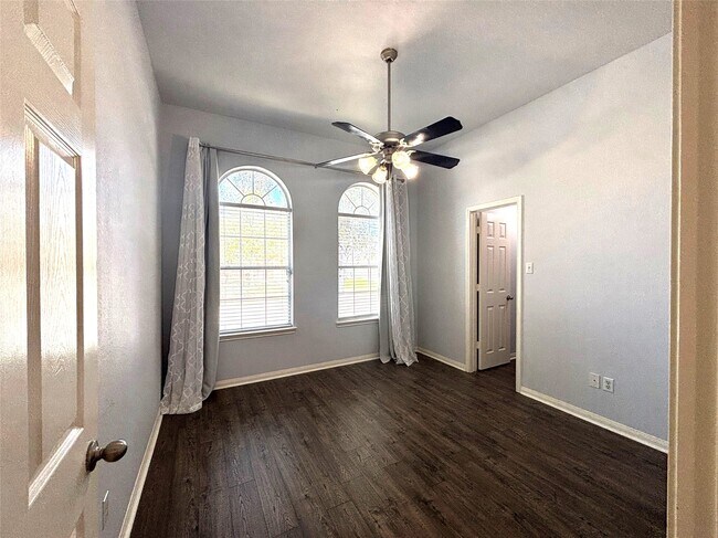 Building Photo - 19123 Center Park Dr