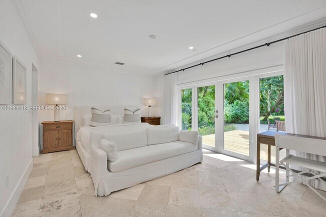 Building Photo - 6140 SW 90th St