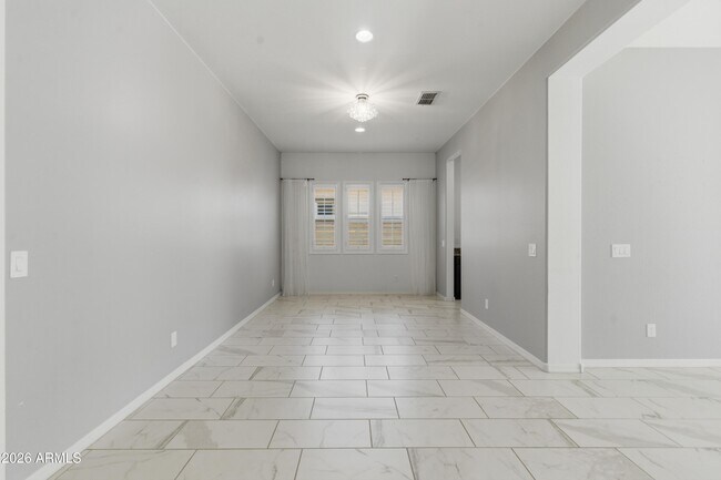 Building Photo - 1083 E Holland Park Dr