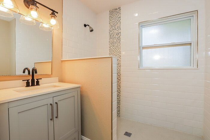 Building Photo - 3950 Bougainville Dr