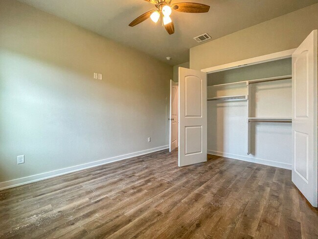 Building Photo - 3620 Skylane Ave