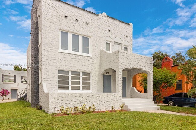 Primary Photo - 327 SW 20th St