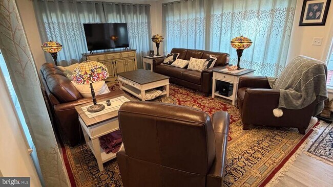 Building Photo - 1570 Overlook Dr