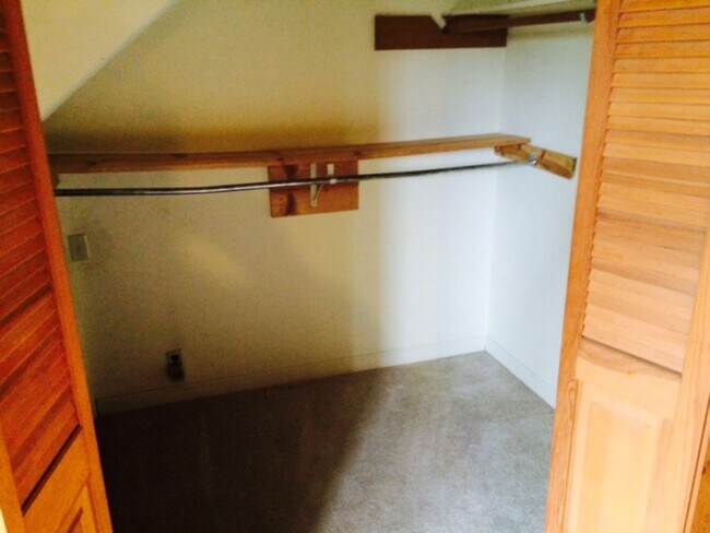 Building Photo - 124 Arlington Cir