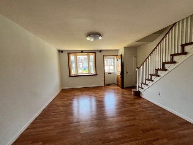 Building Photo - 3 bedroom 1 bath house