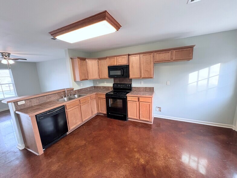 Building Photo - 1522 mclemore st