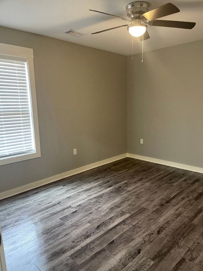 Building Photo - Charming 3-Bedroom Home with 2 Full Baths ...