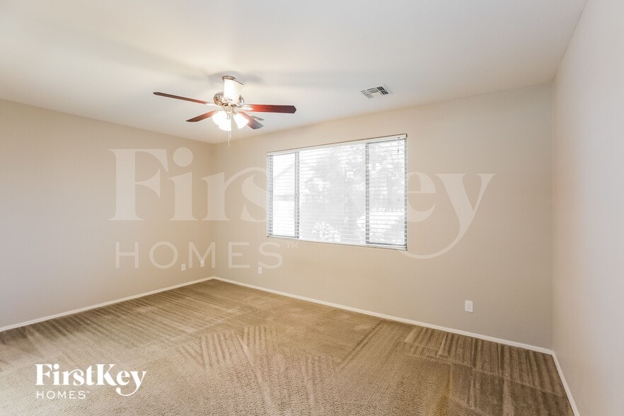 Building Photo - 22464 Via Del Oro