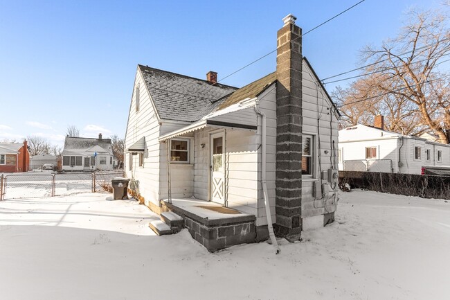 Building Photo - 19595 Waldron St