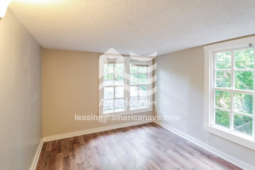 Building Photo - 5739 Springhill Ave