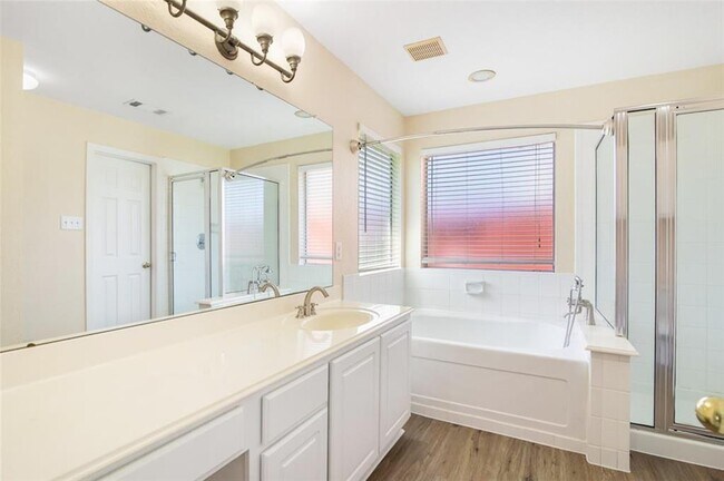 Building Photo - 18115 Rose Hill Park Ln