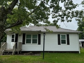 Building Photo - 1205 Broadus Ave SE