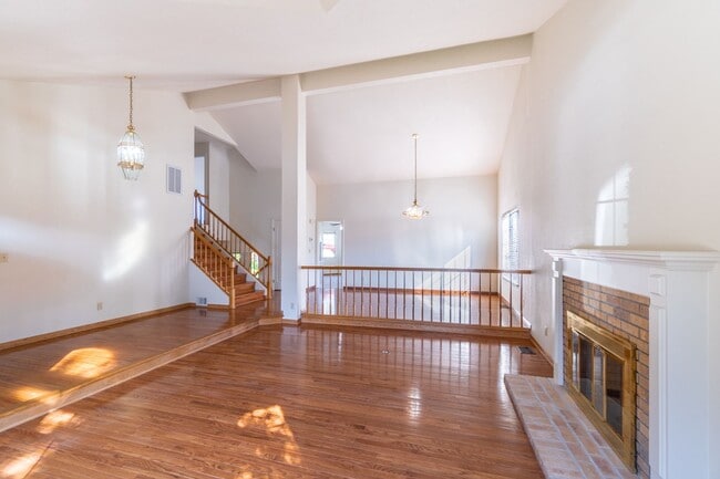 Building Photo - 2741 Seminole Dr