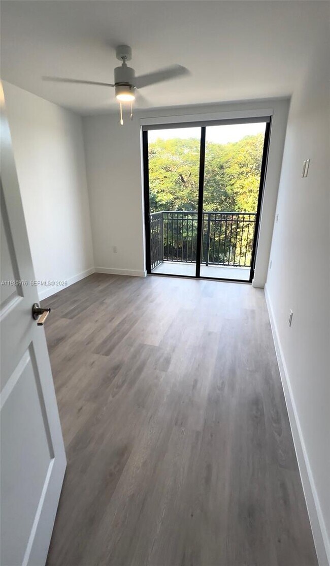 Building Photo - 20 NE 19th Ave