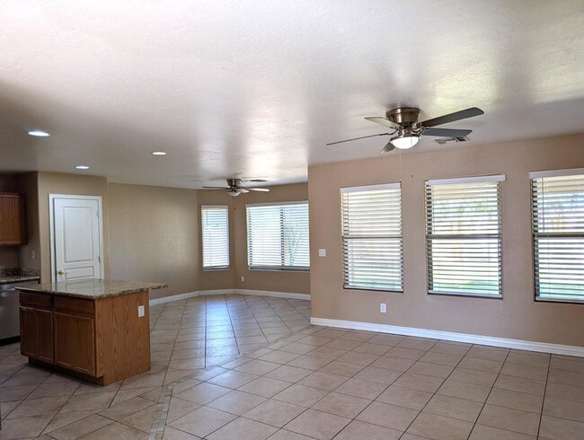 Building Photo - 4226 N 92nd Ln