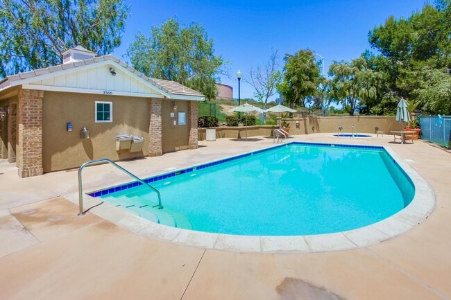 Building Photo - Beautiful 5 bedroom home in highly desired Carlsbad neighborhood