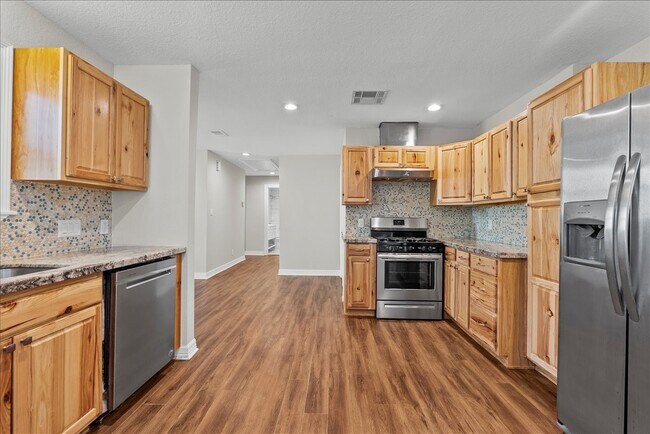 Building Photo - 120 Illinois Ave