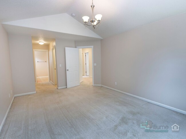 Building Photo - Beautiful 3 Bed/3 Bath Home!