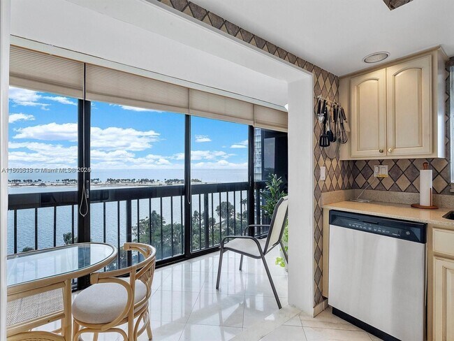 Building Photo - 2333 Brickell Ave