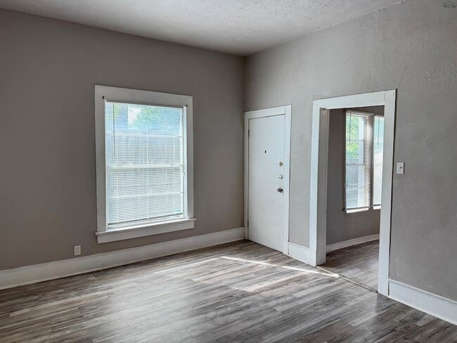 Building Photo - 1504 Austin St