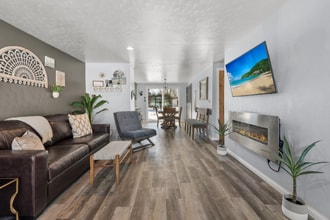 Building Photo - 444 S St Bernard Dr
