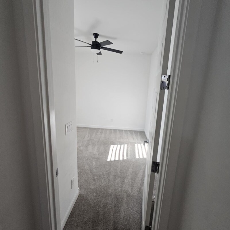 Building Photo - 1660 W Paseo Way