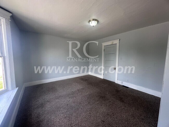 Building Photo - 1135 Jackson-