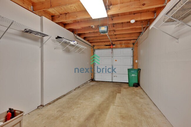 Building Photo - Charming 2-Bedroom Cottage in the Heart of...