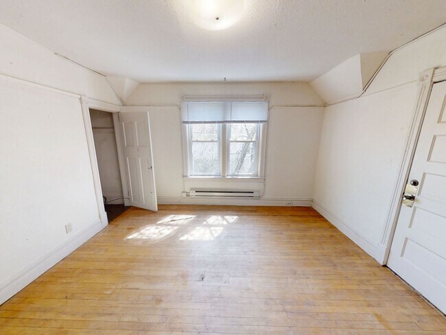 Building Photo - 3127 Restormel St