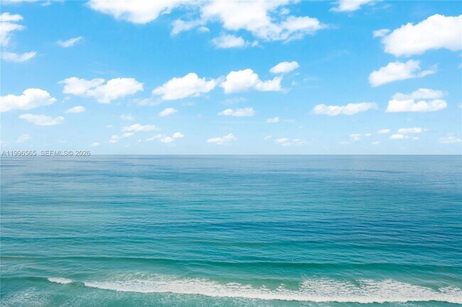 Building Photo - 15901 Collins Ave