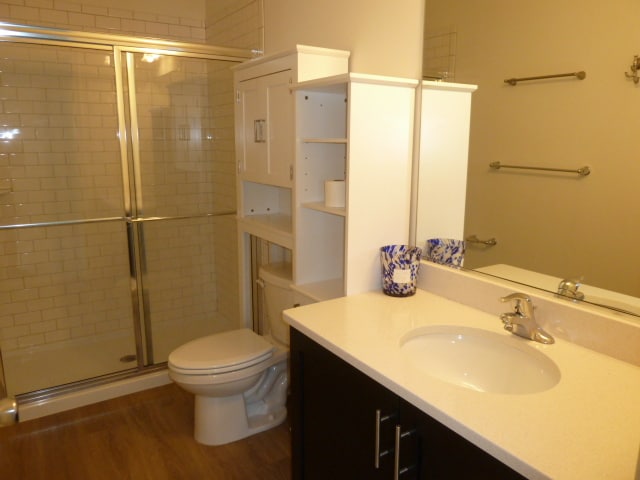 Building Photo - 860 Champions Dr