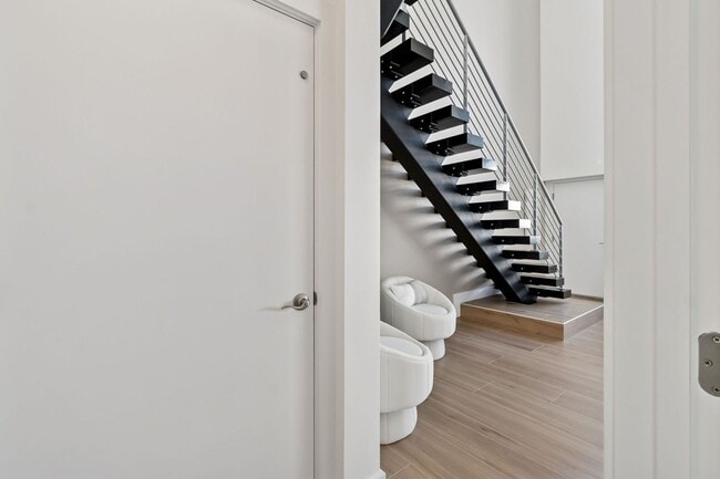 Building Photo - 1343 4th St