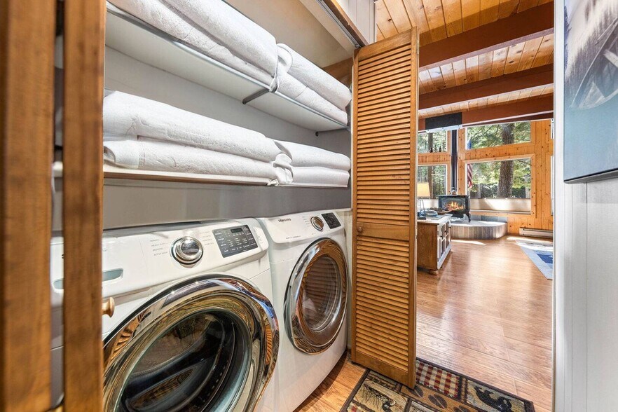 Indoor Laundry - 15948 Northwoods Blvd