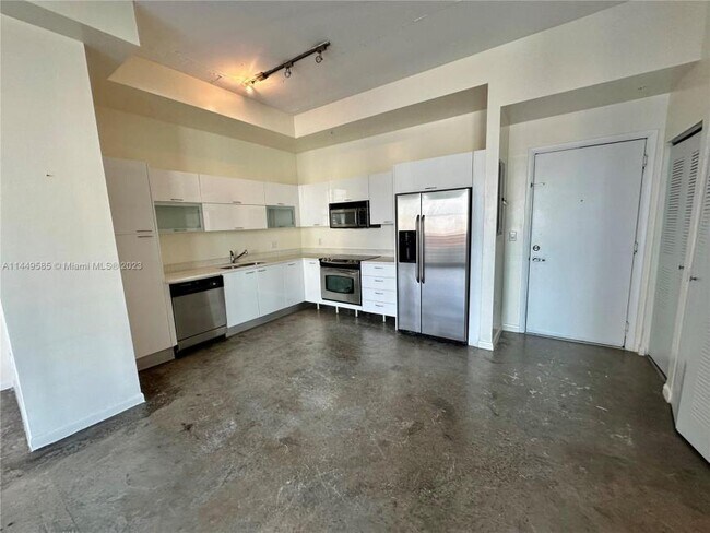Building Photo - 1 bedroom in Miami FL 33132
