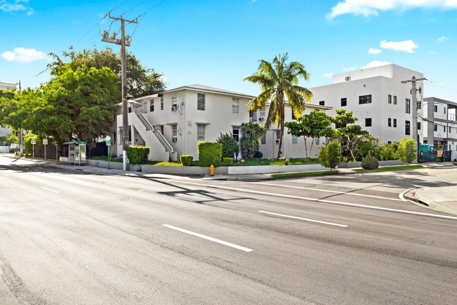 Building Photo - 680 SW 7th Ave