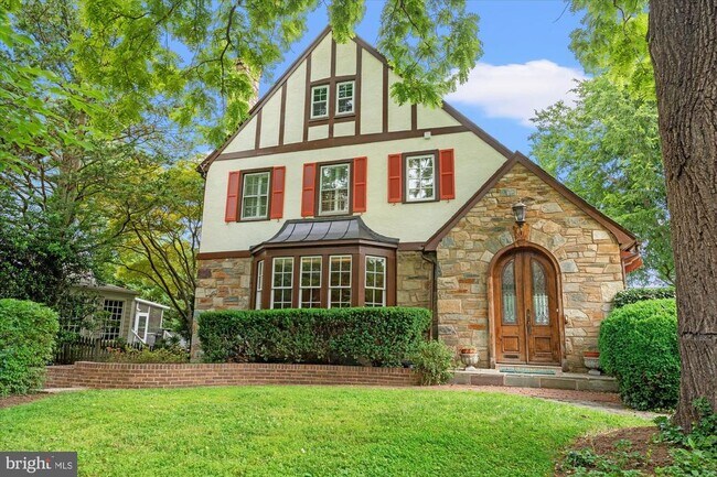 Building Photo - 4613 Langdrum Ln