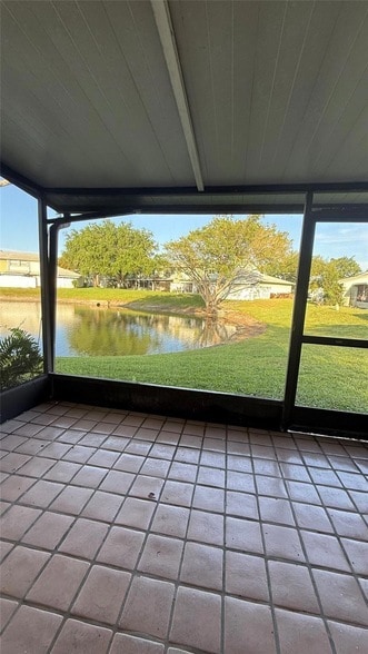 Building Photo - 873 Crystal Lake Dr