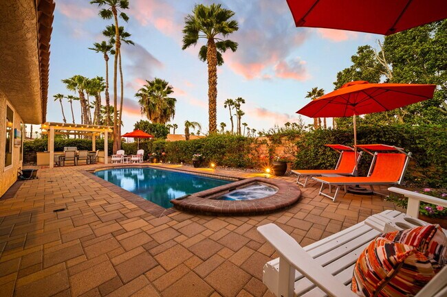 Building Photo - 370 Cypress Point Dr