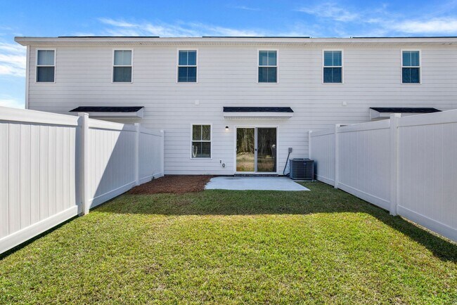 Building Photo - New Rental Now Available!