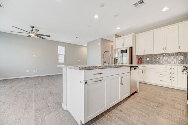 Building Photo - MODERN 2 Story, 3 Bedroom Home near Aliante!