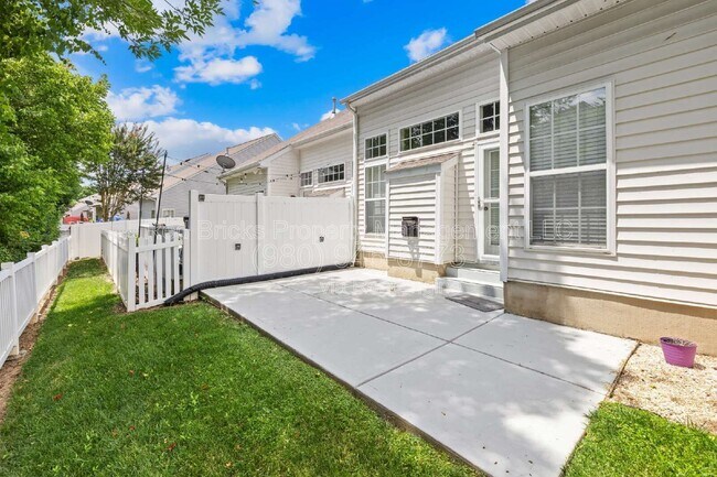 Building Photo - 9425 Shumacher Ave NW