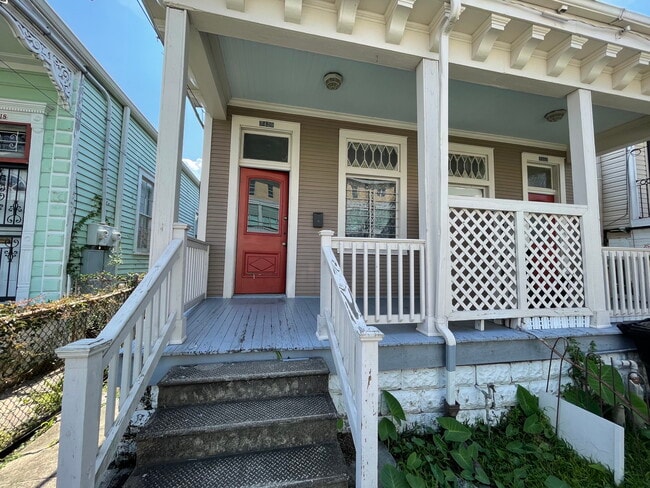 Building Photo - 2420 Jena St