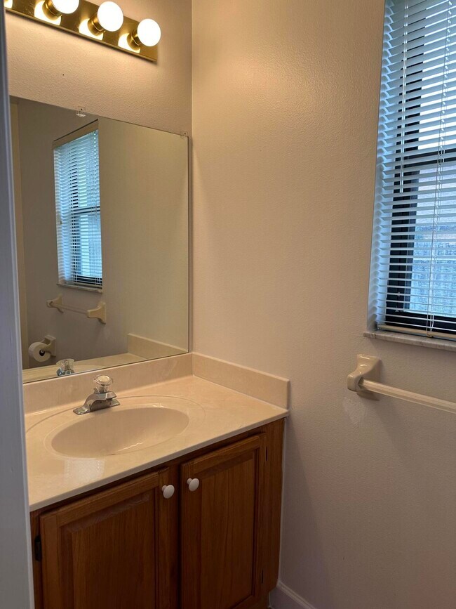 Building Photo - 1461 Wellington Cir