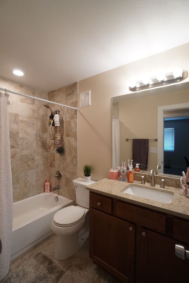 Building Photo - 7980 Camfield Cir