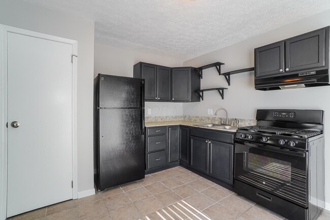Building Photo - 899 Cherrydale Ave